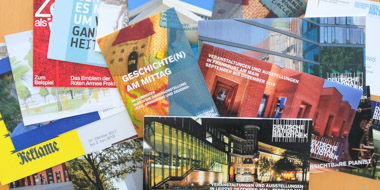 Einladungskarten, Veranstaltungsflyer und Programmleporellos der Deutschen Nationalbibliothek