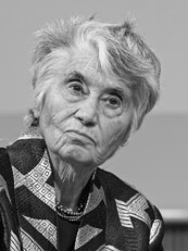 Ruth Klüger bei der Veranstaltung Formen des Erinnerns. Podiumsdiskussion am 15.11.2011 in der Deutschen Nationalbibliothek in Frankfurt am Main. 