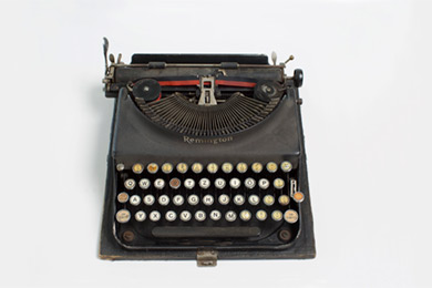 Schreibmaschine aus dem Büro der American Guild for German Cultural Freedom, New York, um 1938.