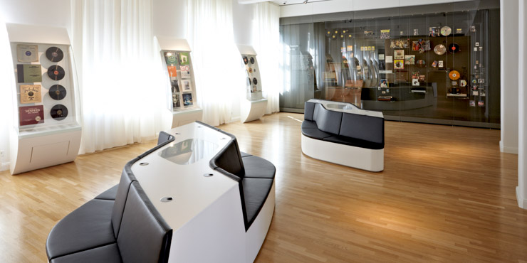 A view of the exhibition of historic sound reproduction devices and sound carriers in the German Music Archive